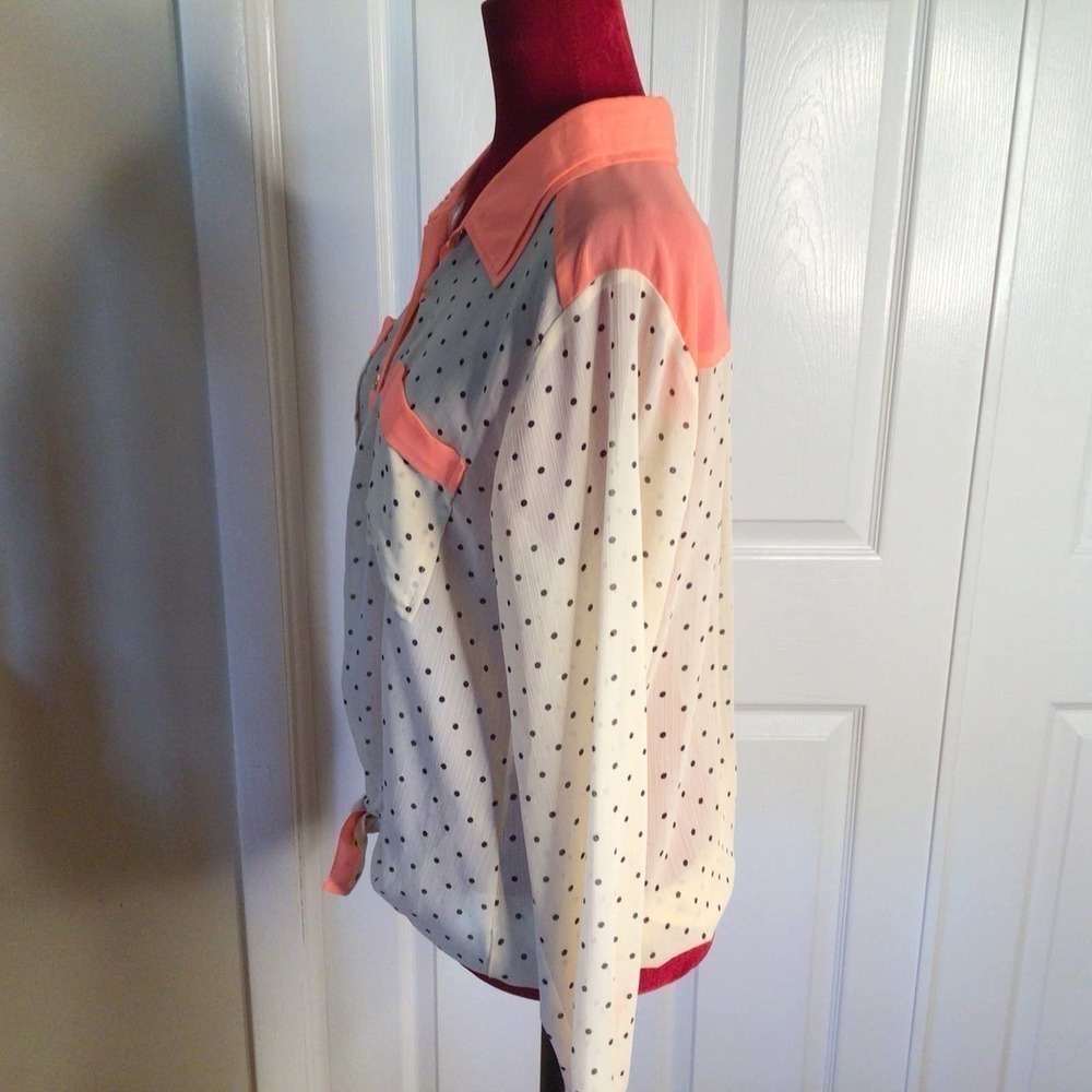 NWT Democracy Polka Dot Blouse/Shirt sz Medium *GORGEOUS* - Picture 5 of 6